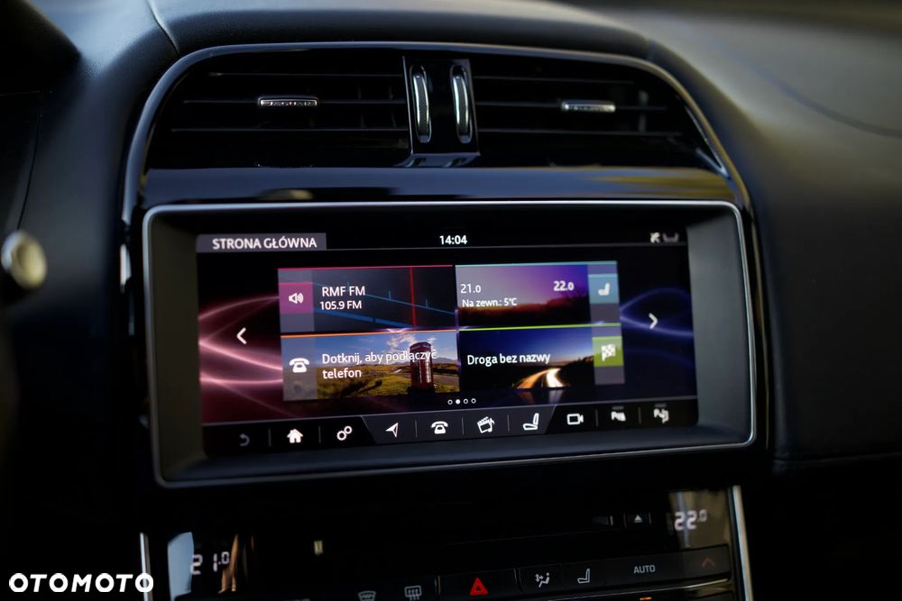 Jaguar XE 2.0 D R-Sport - 19