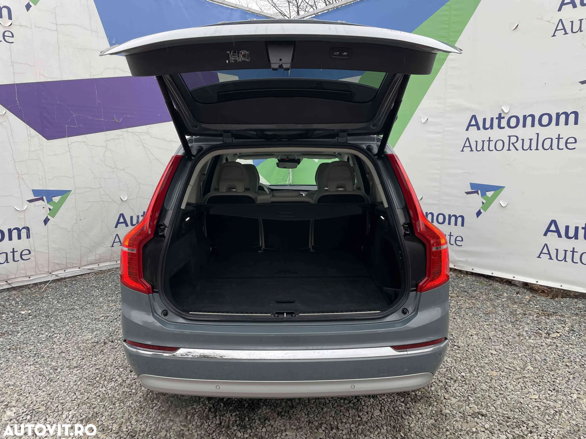 Volvo XC 90 - 7