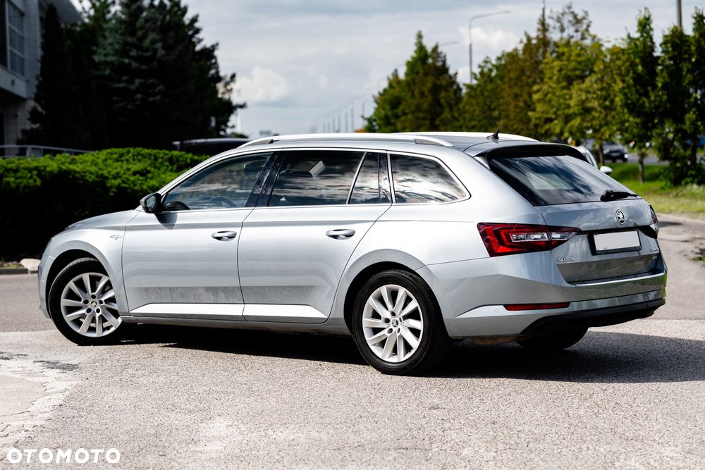 Skoda Superb 2.0 TDI 4x4 L&K DSG - 12