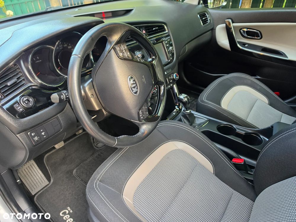 Kia Ceed - 27