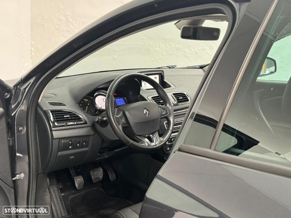 Renault Mégane Sport Tourer - 26