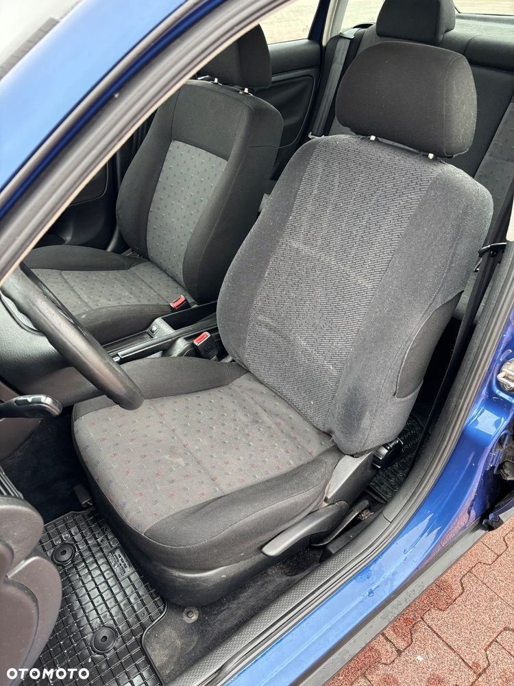 Volkswagen Passat - 20