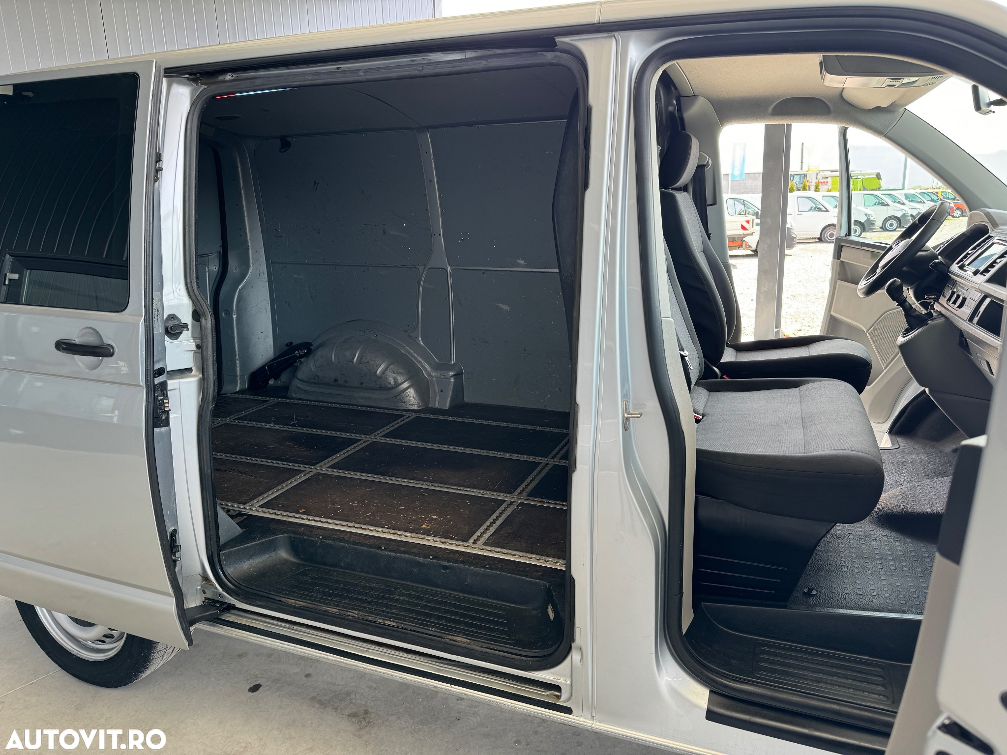 Volkswagen Transporter - 7