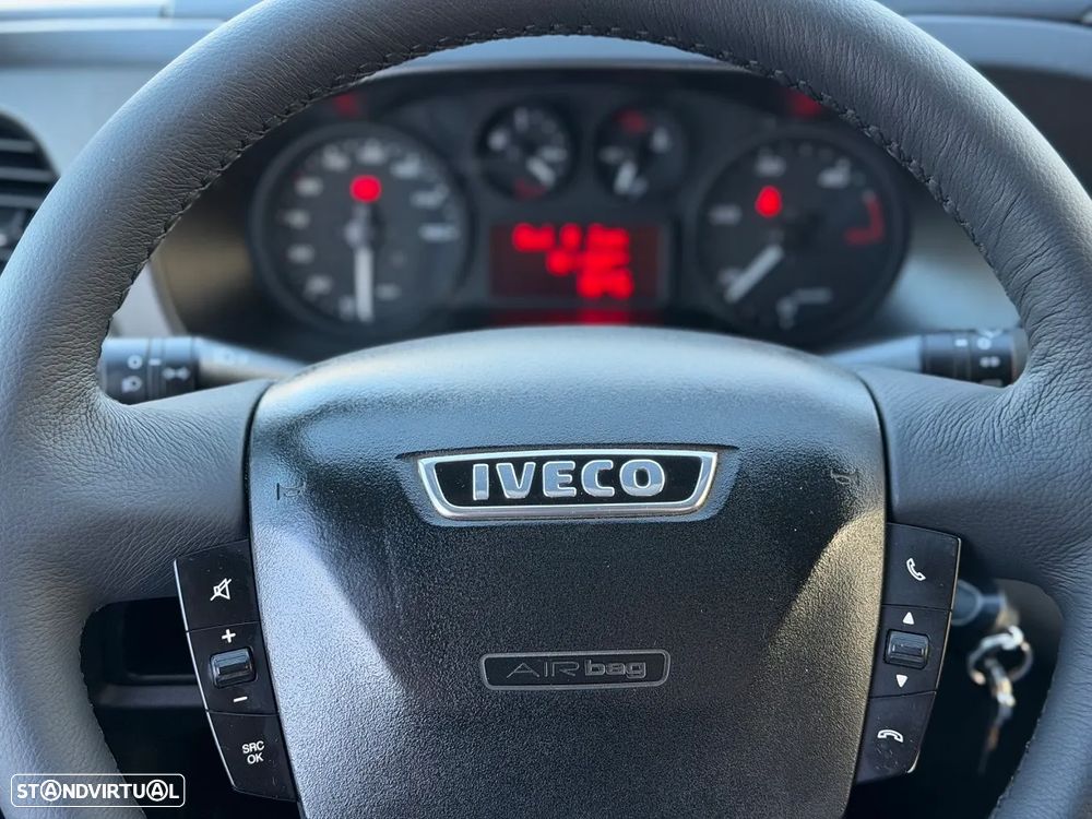 Iveco Daily 35-160 3L Plataforma - 17