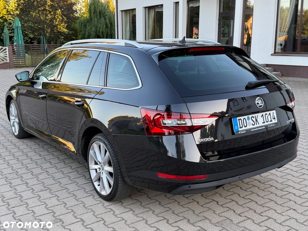 Skoda Superb 2.0 TDI DSG Sportline - 9