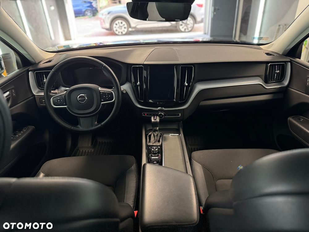 Volvo XC 60 D4 Momentum Pro - 20