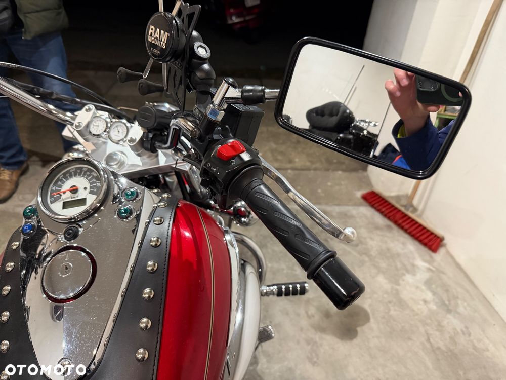 Suzuki Intruder - 14