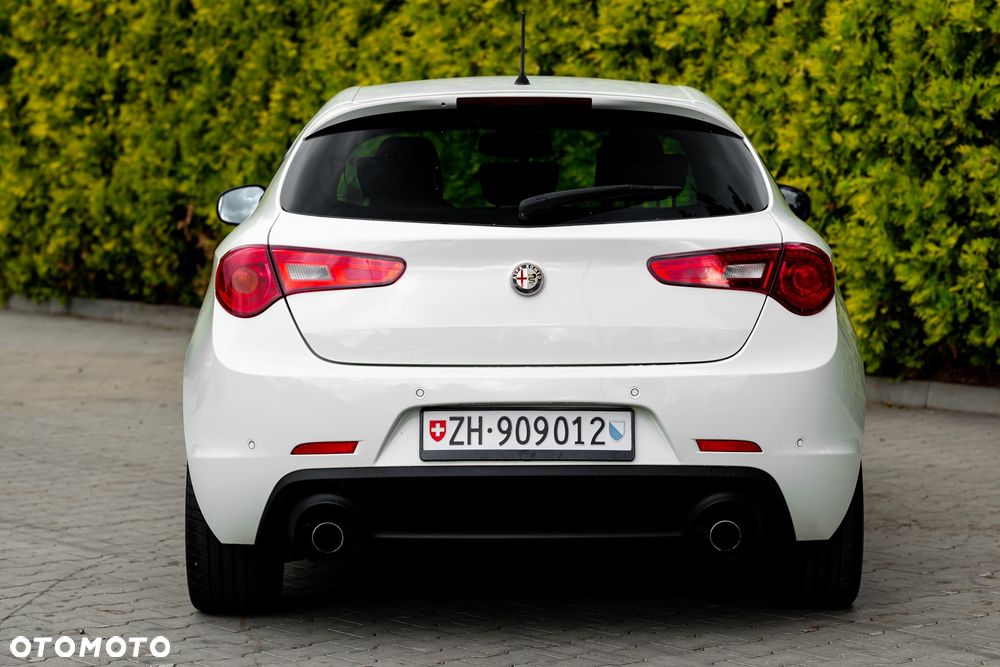 Alfa Romeo Giulietta - 8