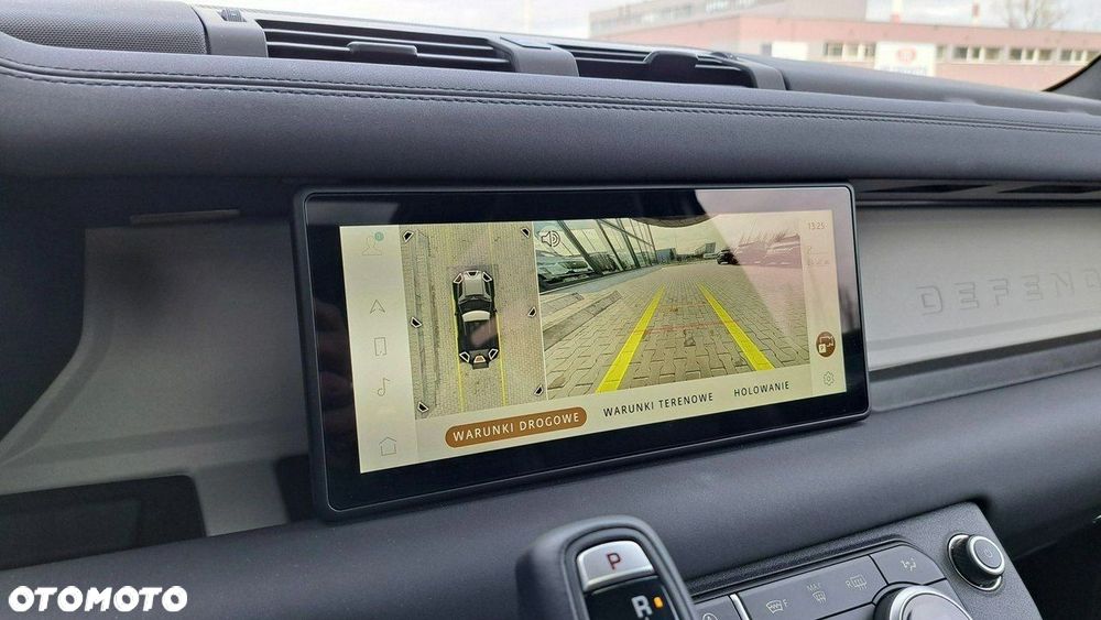 Land Rover Defender - 31