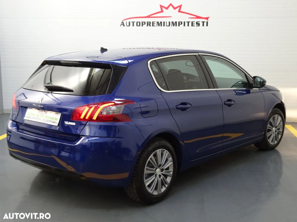 Peugeot 308 1.2 L PureTech Turbo S&S Allure - 8