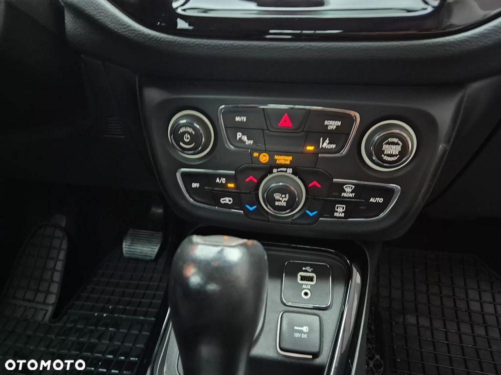 Jeep Compass 2.0 MJD Night Eagle 4WD S&S - 32