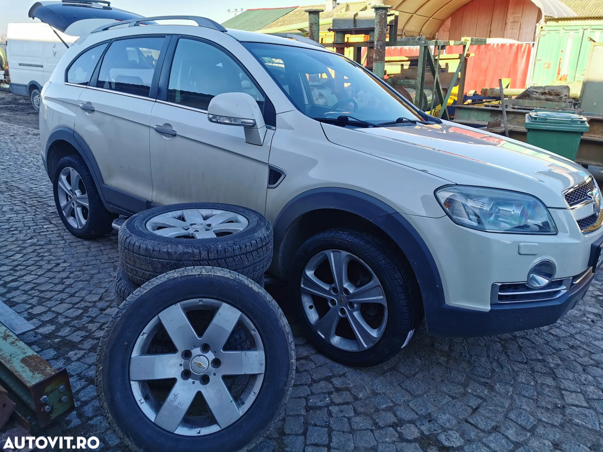 Chevrolet Captiva 2.0 4WD 7 Sitzer Automatik LT - 10