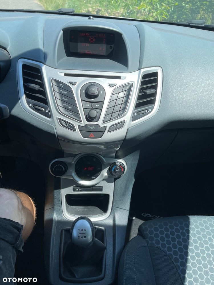 Ford Fiesta - 12