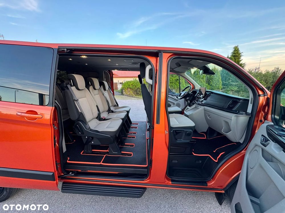Ford Tourneo Custom - 13