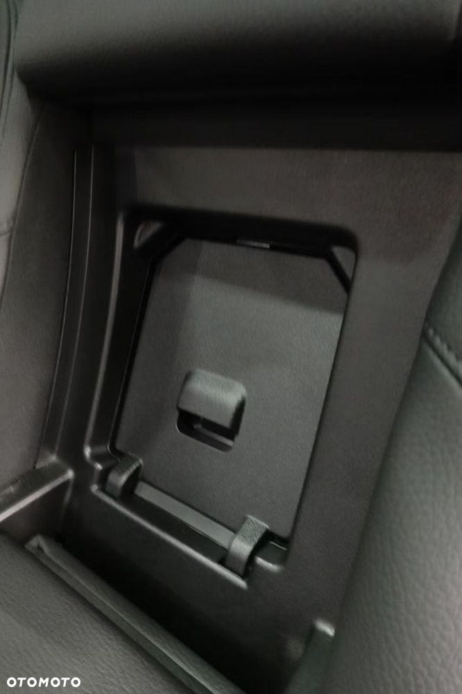 Volvo XC 60 T6 Plug-In Hybrid AWD R-Design - 33