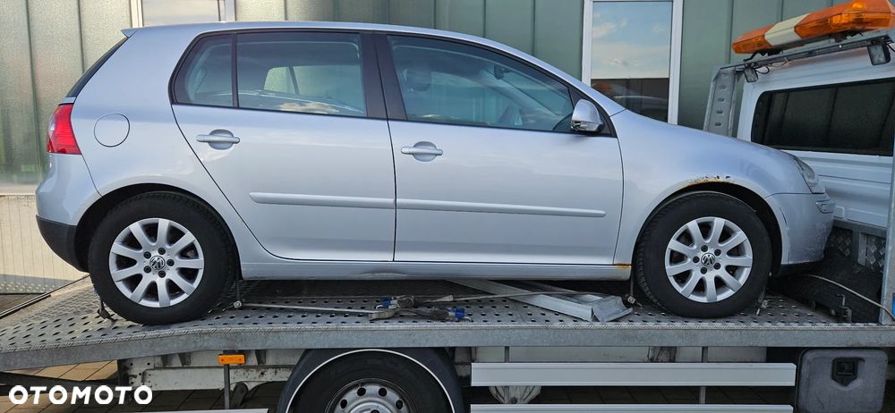 Volkswagen Golf 1.6 Comfortline DSG - 3