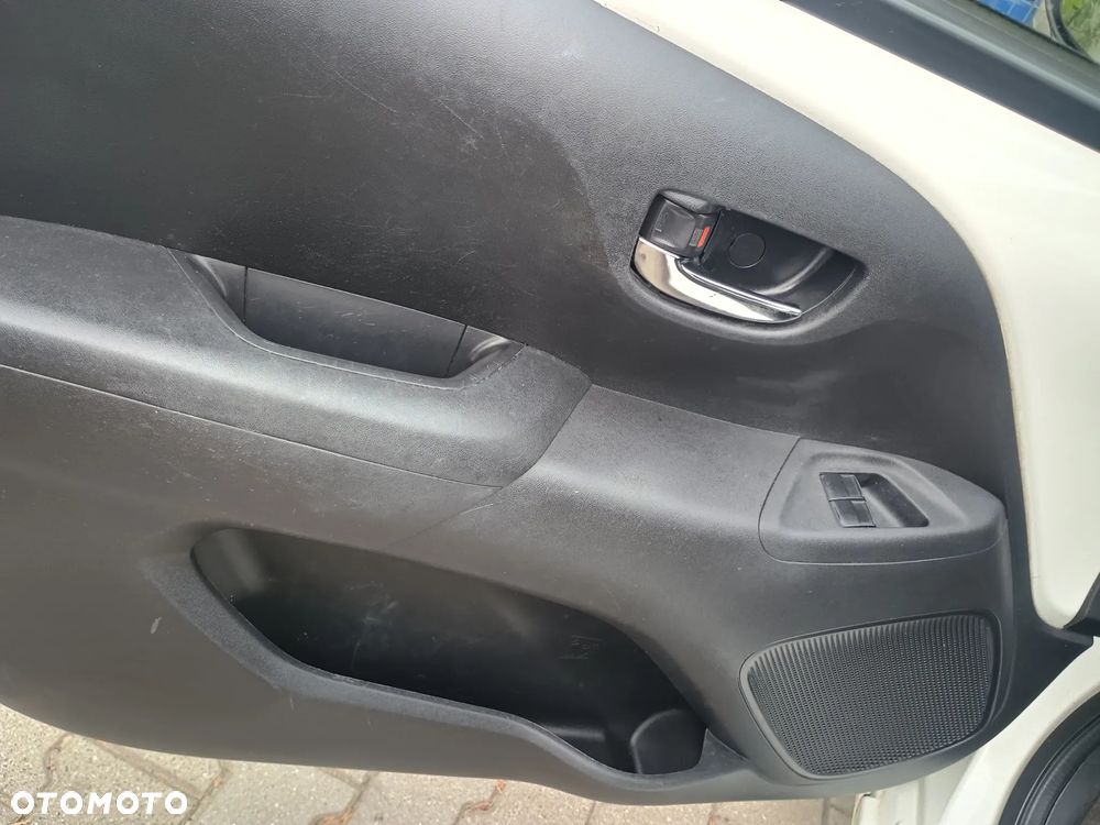Toyota Aygo x-play - 13