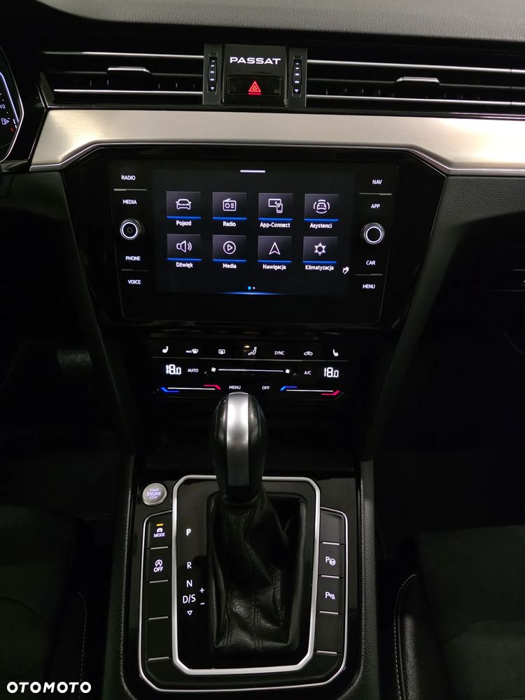 Volkswagen Passat - 11