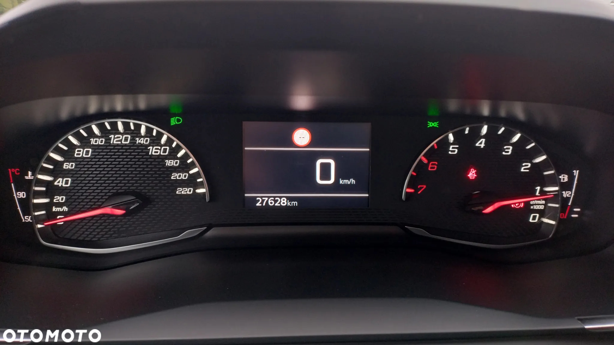 Peugeot 208 PureTech 100 Allure - 18