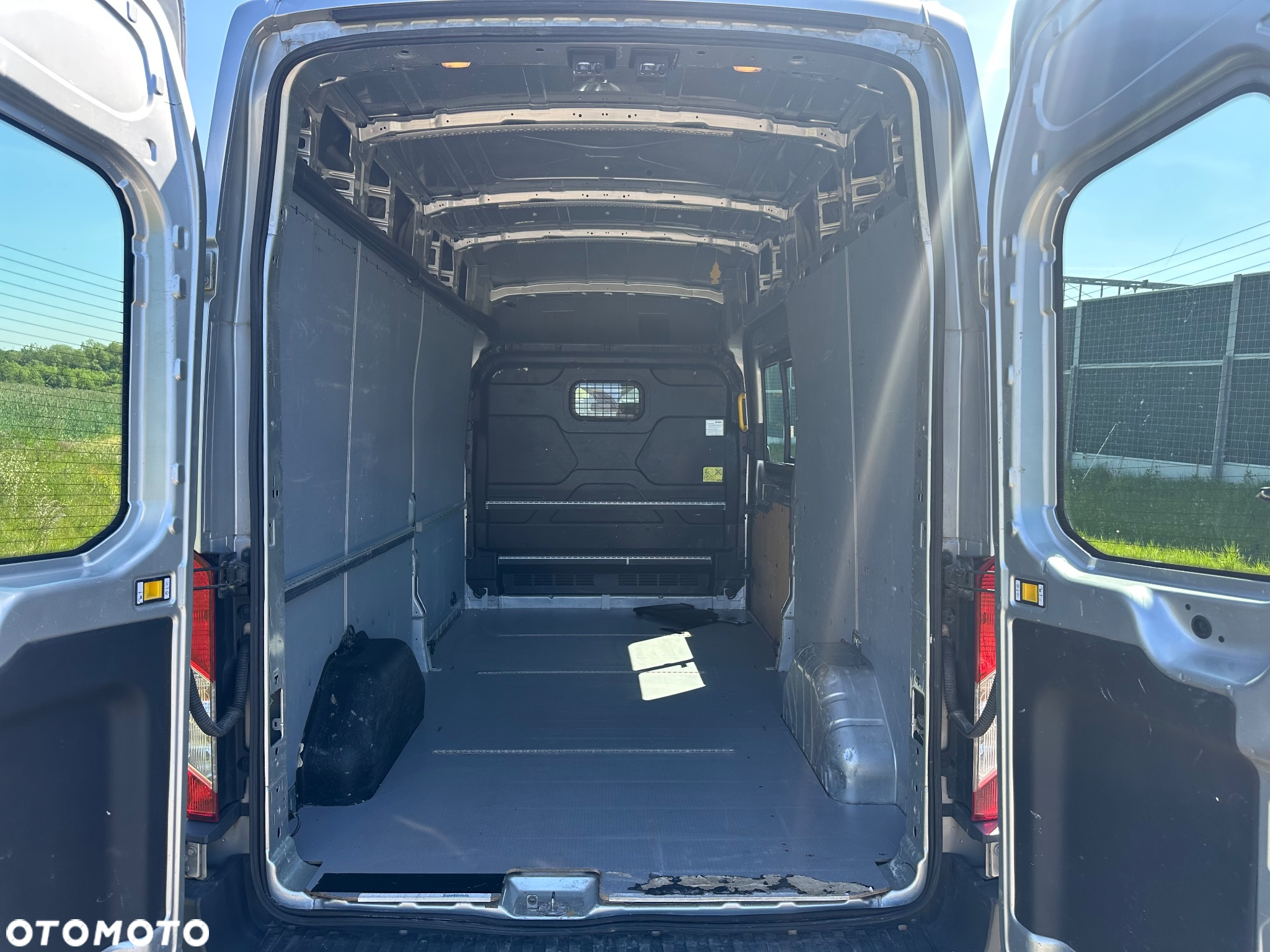 Ford Transit - 12