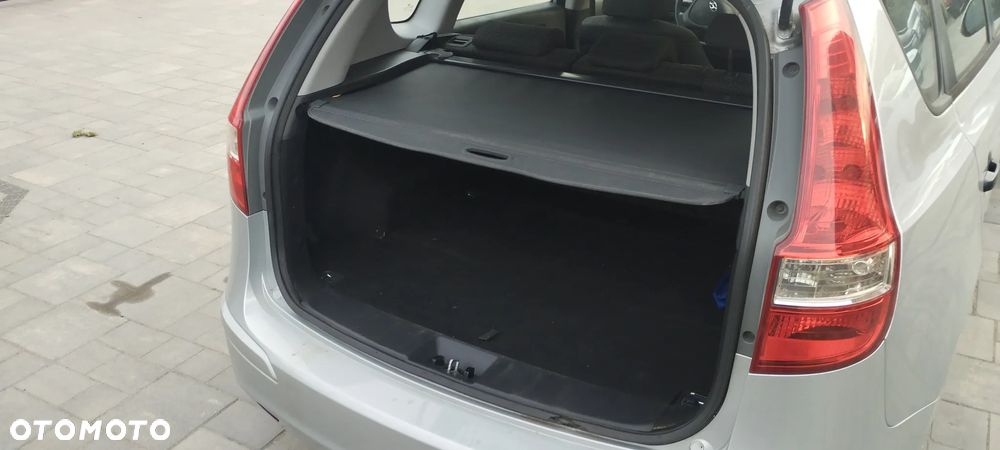 Hyundai i30 i30cw 1.6 CRDi UEFA EURO 2012 Edition - 16