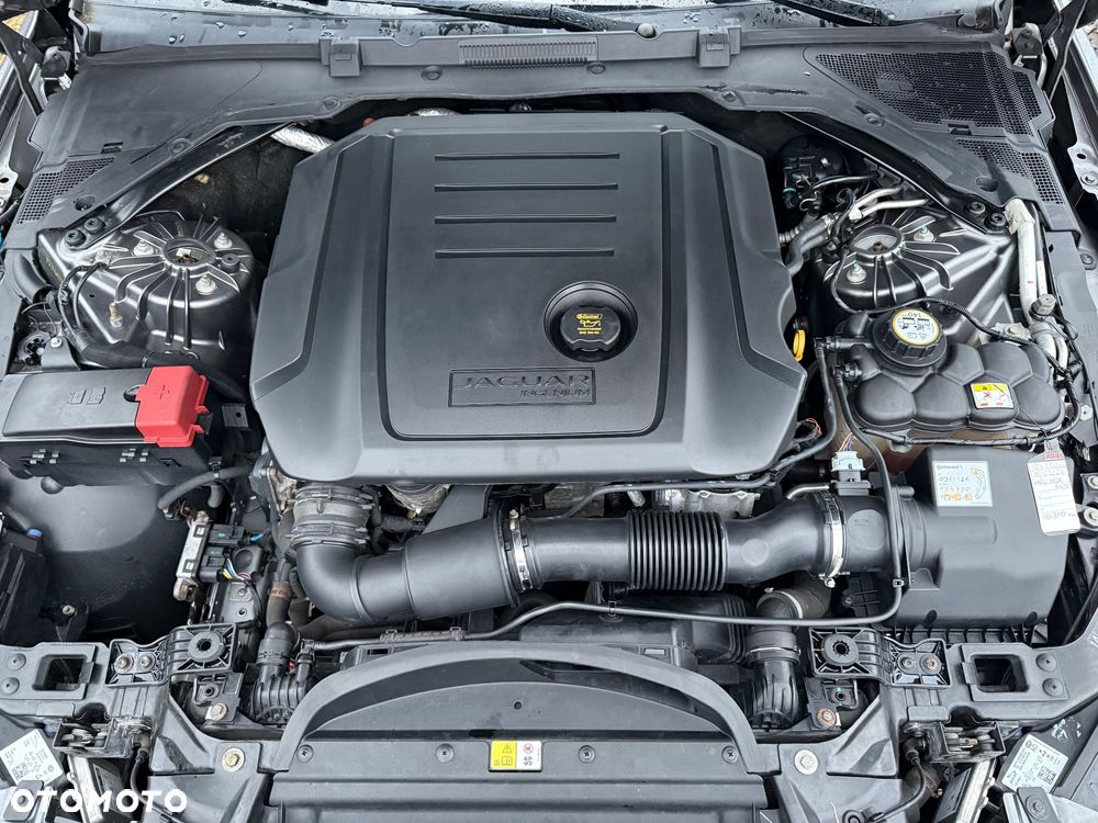 Jaguar XE 20d AWD R-Sport - 39