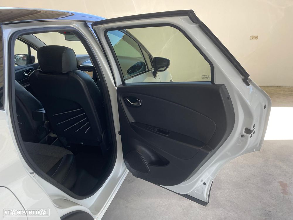 Renault Captur 1.3 TCe Exclusive - 23