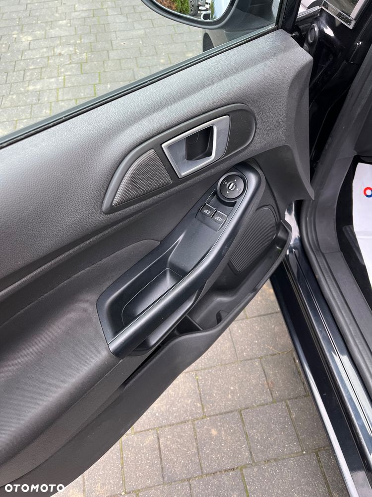 Ford Fiesta 1.25 Ghia - 14