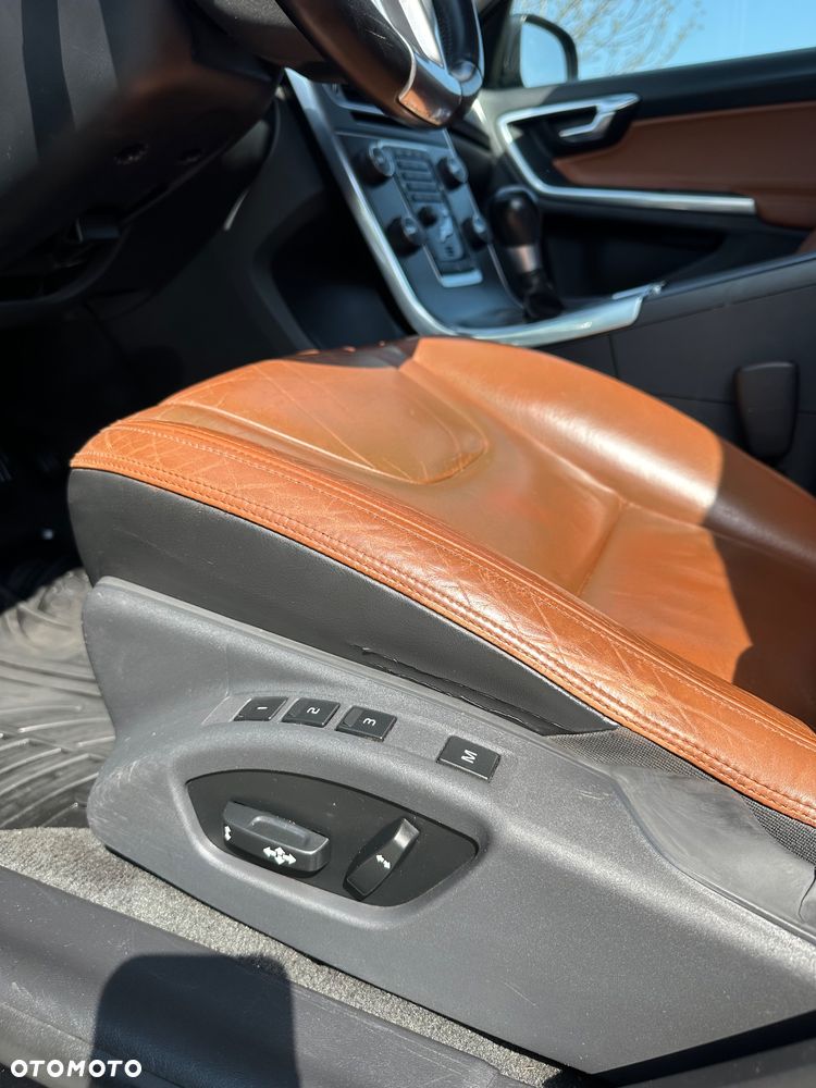 Volvo V60 T3 Summum - 12