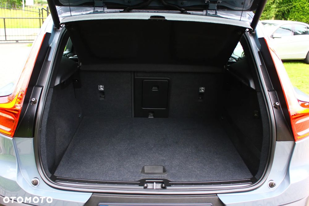 Volvo XC 40 T3 Momentum Pro - 35