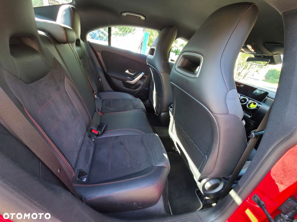 Mercedes-Benz CLA 200 AMG Line 7G-DCT - 23