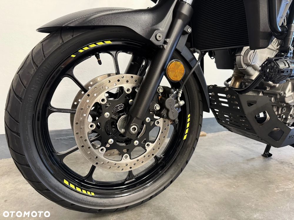 Suzuki V-STROM - 13