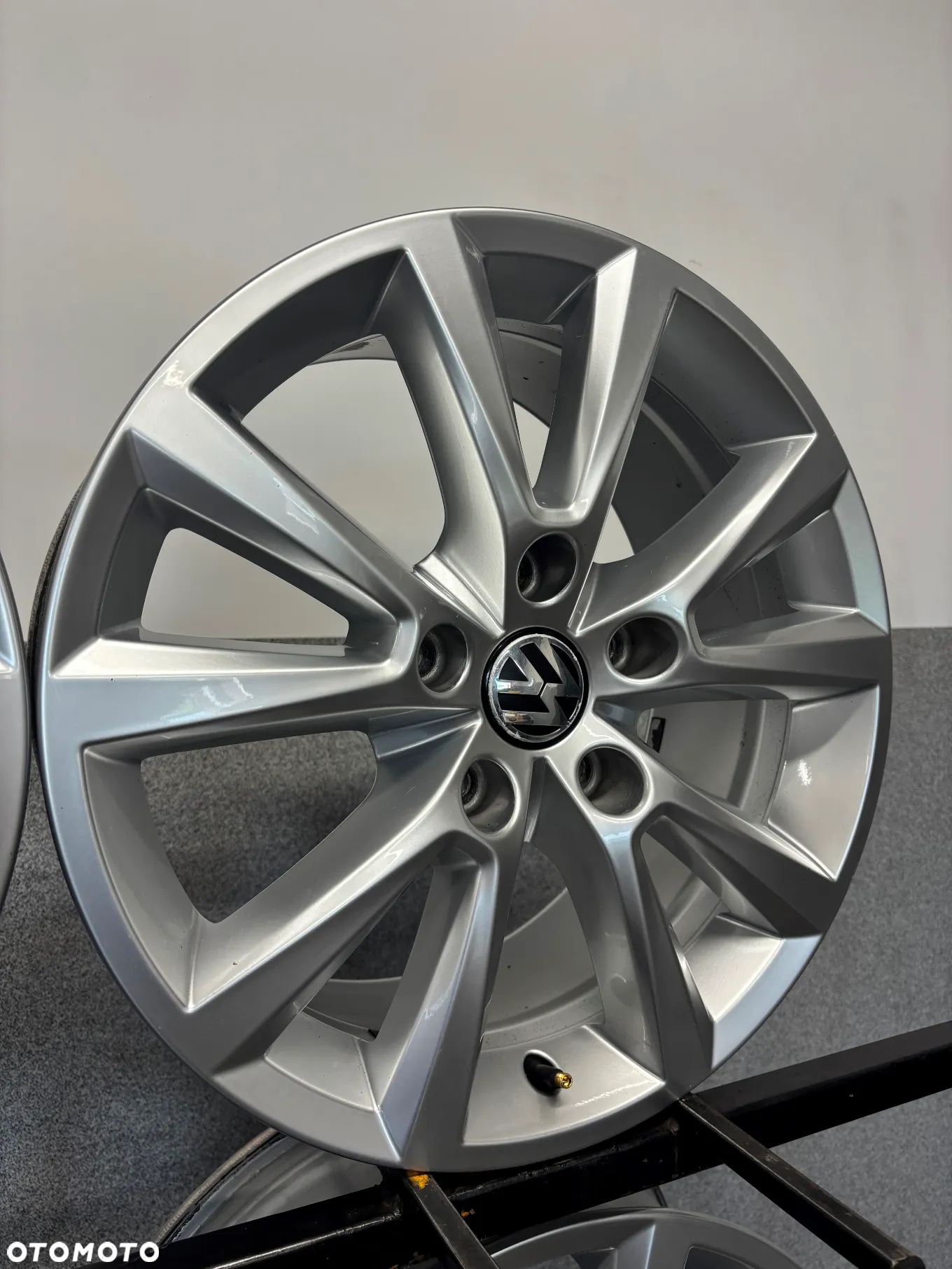 4 FELGI ALU. VW TOUAREG,AUDI Q7,PORSCHE CAYENNE 18'' 8J ET53 5x130 - 5