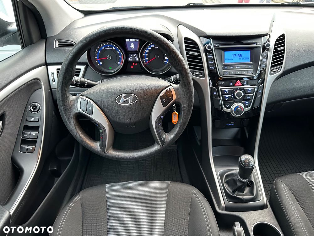 Hyundai i30 1.6 GDI Classic + - 17