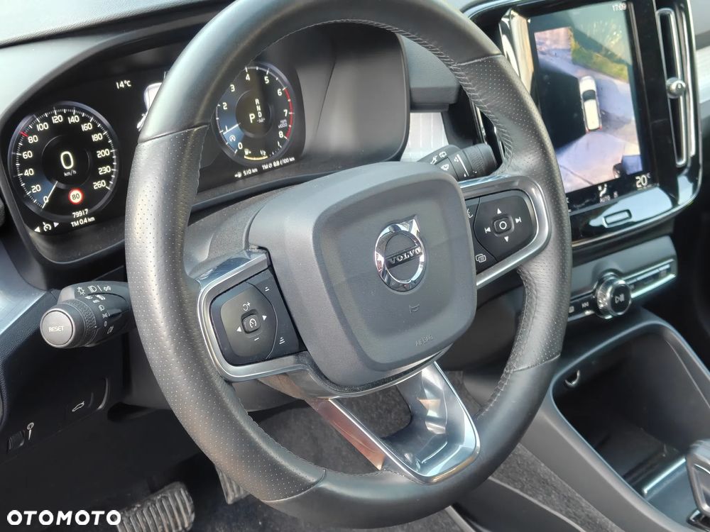 Volvo XC 40 T4 AWD Geartronic Momentum Pro - 11