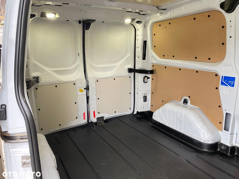 Ford TRANSIT CUSTOM - 22