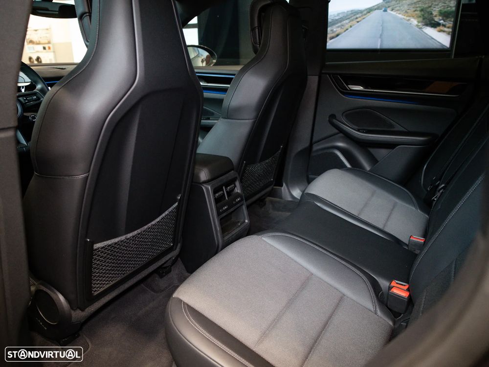 Porsche Macan Electric 4 - 26