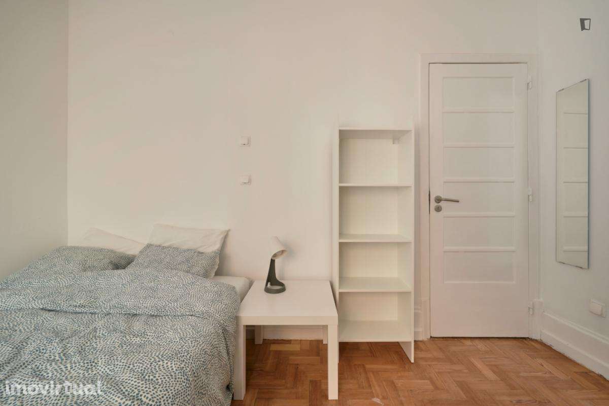 Quarto - localizado em Marquês de Pombal Lisbon - Grande imagem: 4/12