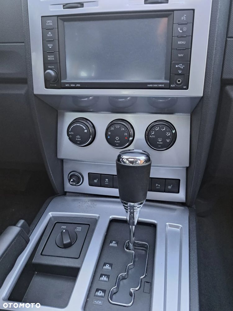 Dodge Nitro 4.0 V6 RT - 23