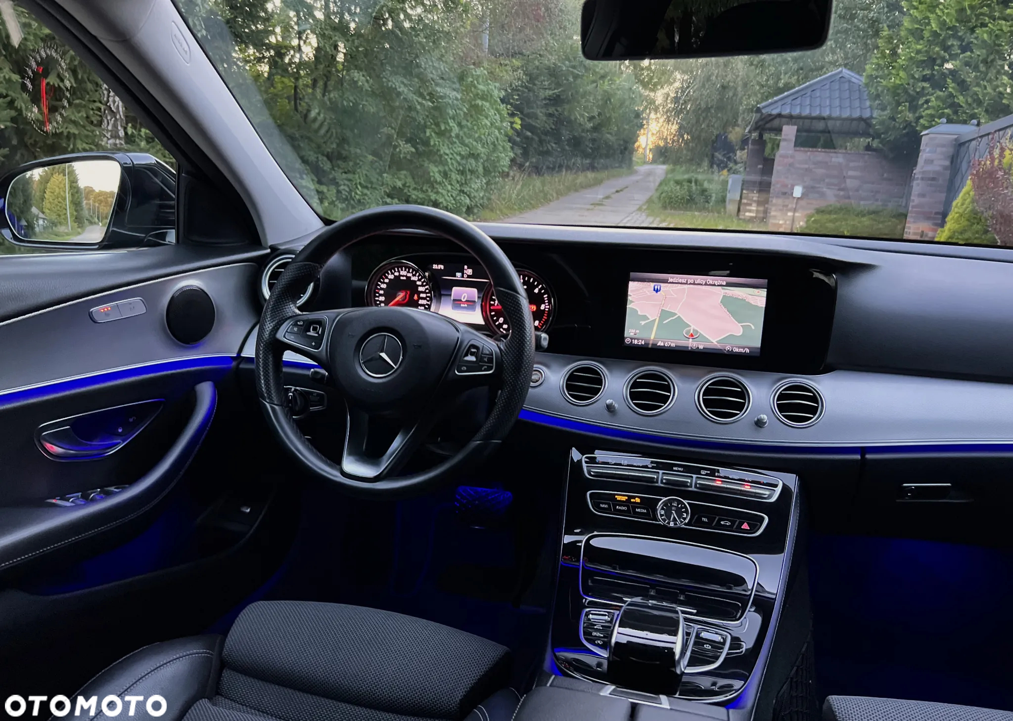 Mercedes-Benz Klasa E 220 d Business Edition 9G-TRONIC - 16