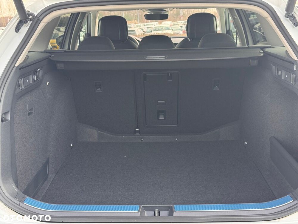 Skoda Superb 2.0 TDI SCR 4x4 Drive DSG - 9