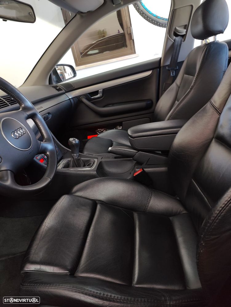Audi A4 2.5 TDI quattro - 23