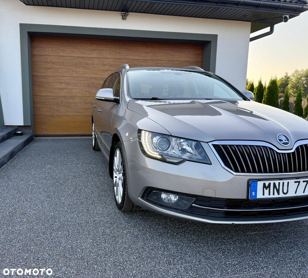 Skoda Superb 2.0 TDI Green tec DSG Elegance - 2