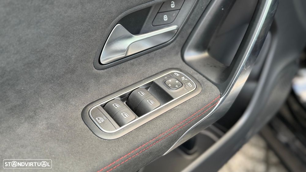 Mercedes-Benz CLA 250 e Shooting Brake AMG Line - 17