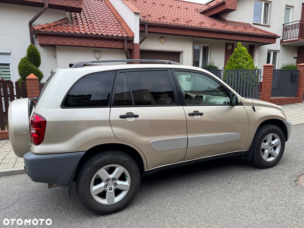 Toyota RAV4 - 7