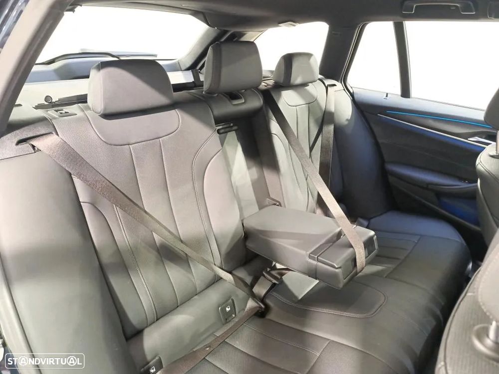 BMW 530 e Pack Desportivo M - 9