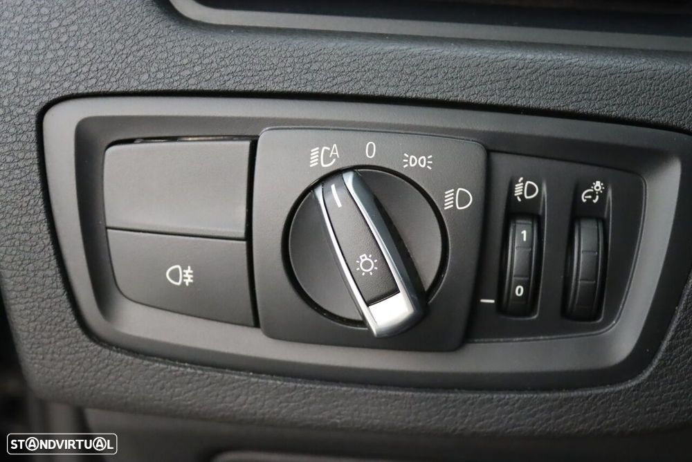 BMW X1 16 d sDrive Advantage - 20