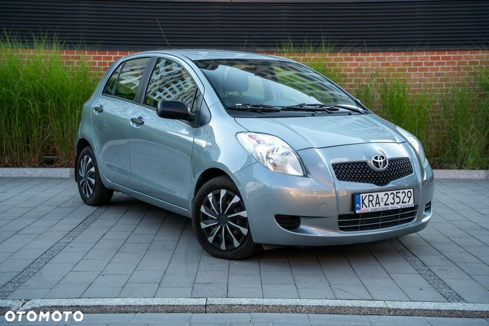 Toyota Yaris - 4