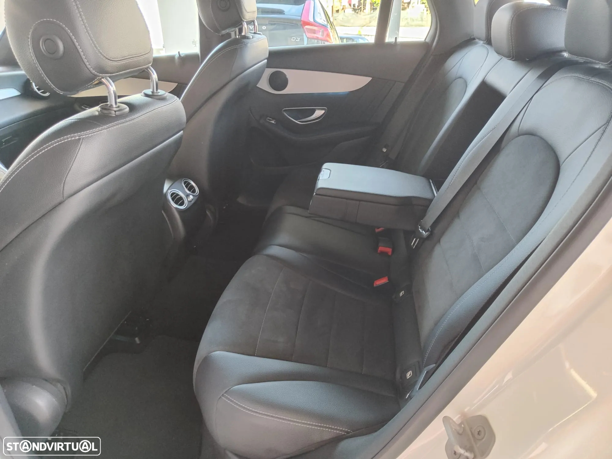 Mercedes-Benz GLC 220 d 4Matic 9G-TRONIC AMG Line - 13
