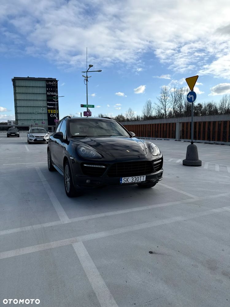 Porsche Cayenne GTS - 2